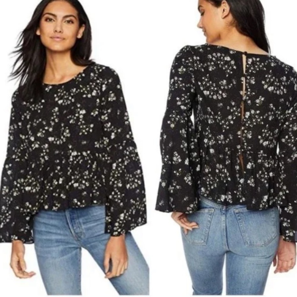 Cupcakes and Cashmere Black and White Floral Josephina Bell Sleeve Blouse S